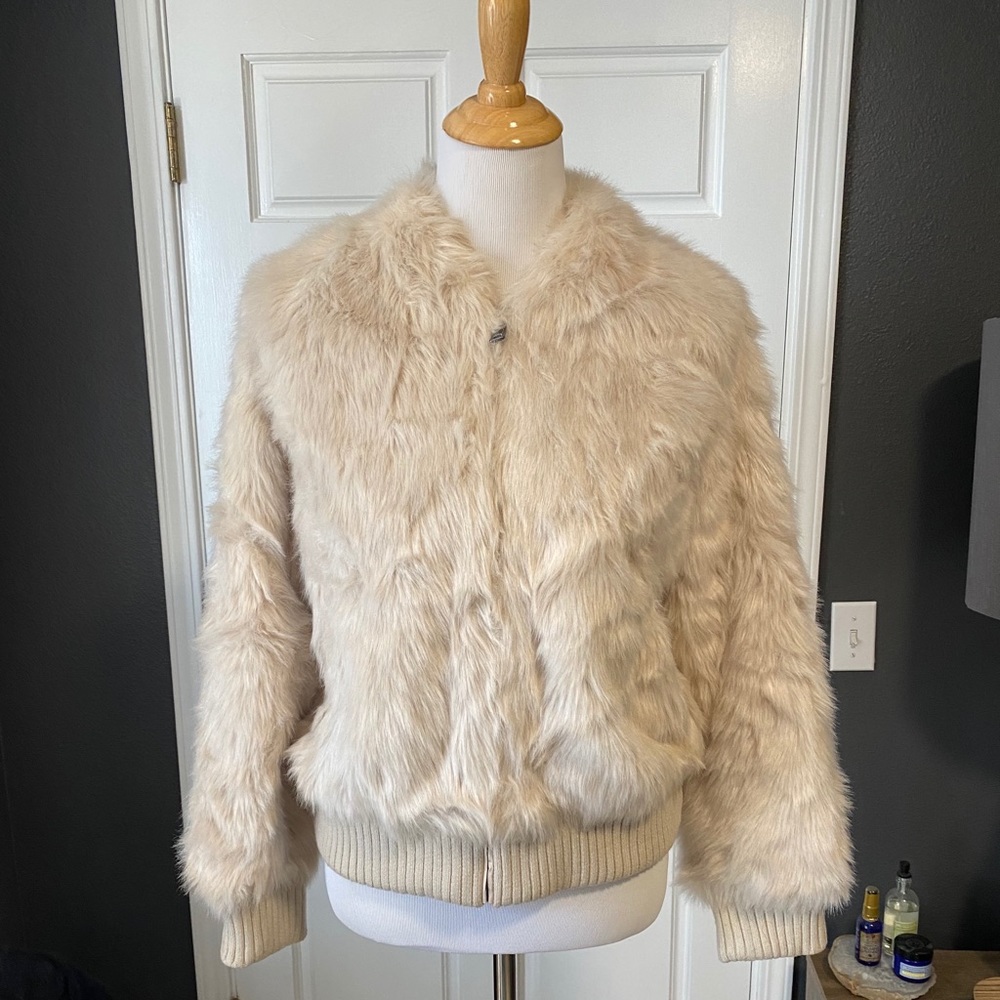 Faux fur bomber in amazing condition